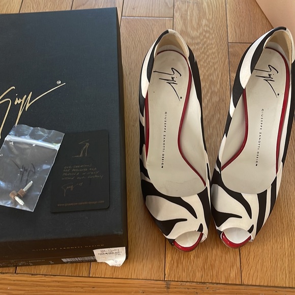 GIUSEPPE ZANOTTI ZEBRA PRINT PEEP TOE PUMPS 37 - Picture 13 of 16